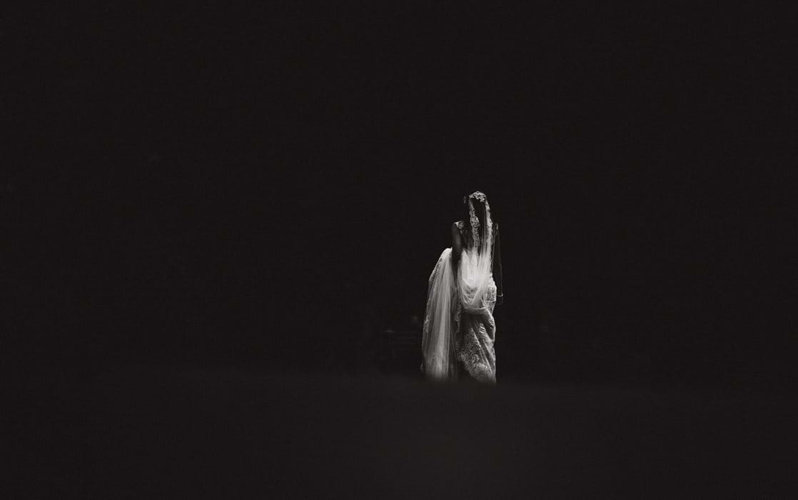 sinem b w walk