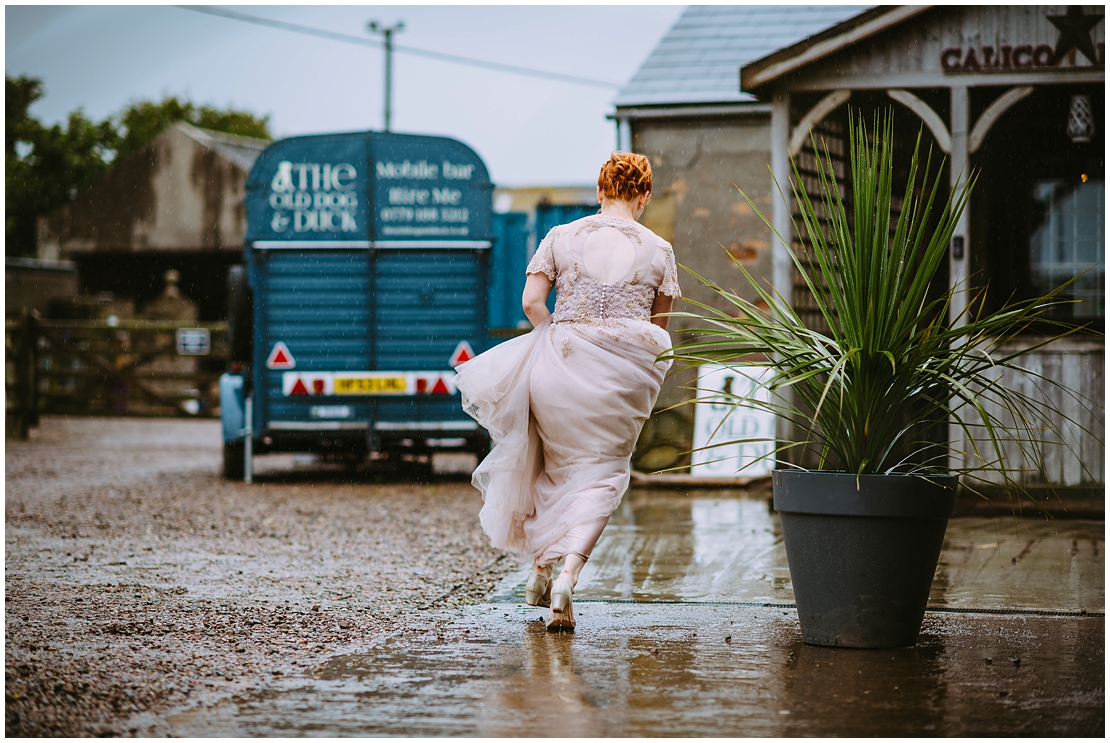 barn on the bay wedding photography northumberland 0138