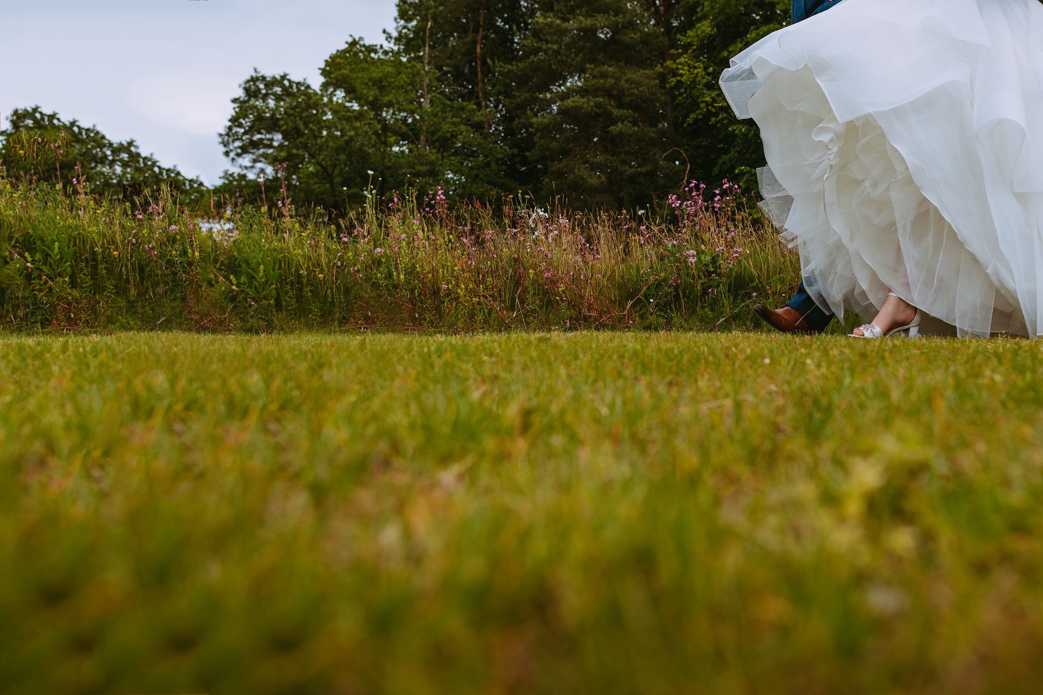 INTIMATE LE PETIT CHATEAU SUMMER WEDDING PHOTOGRAPHY